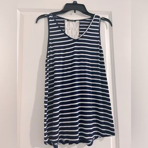 Pink Clover Sleeveless Shirt Size Medium